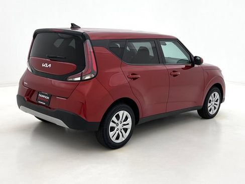 Used 2023 Kia Soul LX FWD image 7