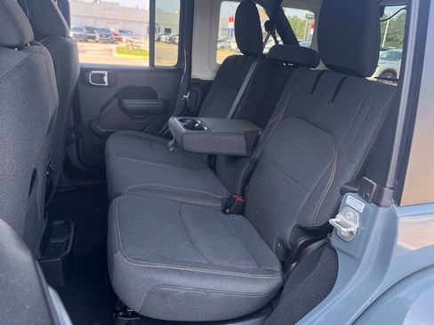 Used 2024 Jeep Wrangler Unlimited AWD/4WD image 24