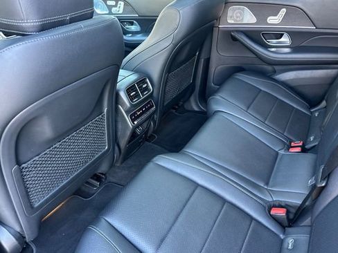 Used 2022 Mercedes-Benz GLS 450 4MATIC image 11
