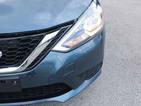 Used 2017 Nissan Sentra SV FWD image 40