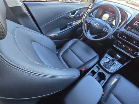 Used 2022 Hyundai Kona Limited image 14