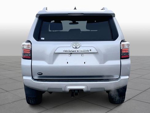 Used 2015 Toyota 4Runner SR5 image 4