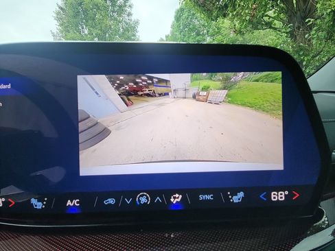 Used 2026 Chevrolet Traverse Z71 w/ LPO, Floor Liner Package AWD/4WD image 19