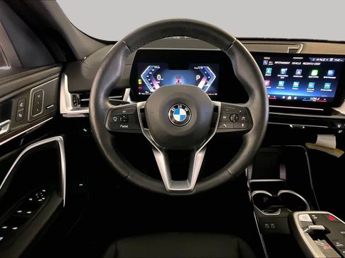 Used 2026 BMW X2 xDrive28i AWD/4WD image 5