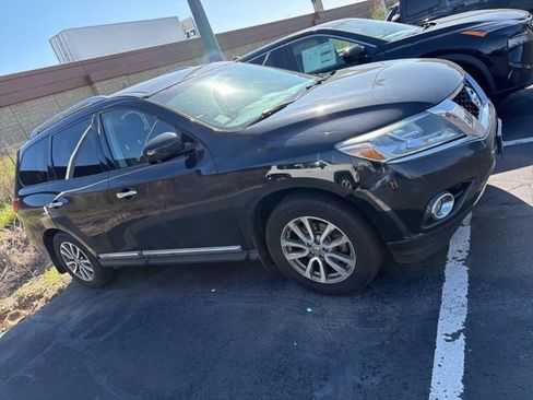 Used 2016 Nissan Pathfinder SL w/ SL Premium Package AWD/4WD image 2