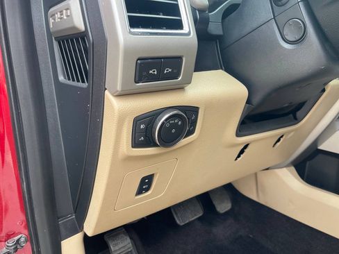 Used 2017 Ford F150 Lariat w/ Equipment Group 502A Luxury AWD/4WD image 22