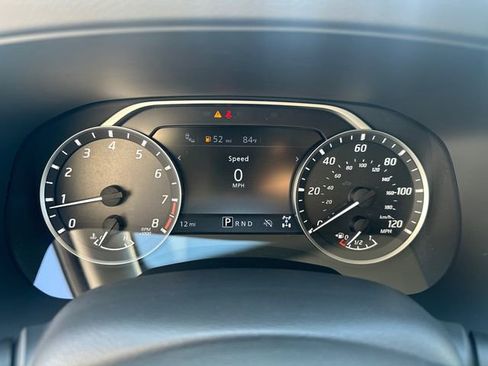 Used 2025 Nissan Frontier SV image 24