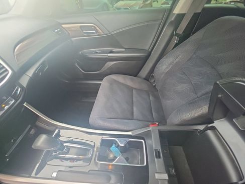 Used 2016 Honda Accord EX image 22