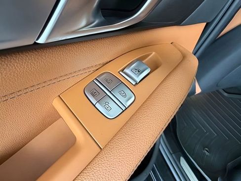 Used 2022 BMW X7 xDrive40i w/ Executive Package image 37