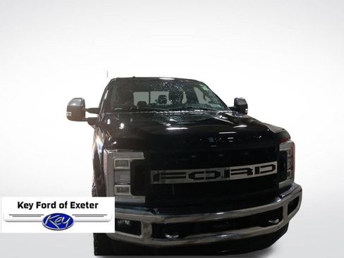 Used 2017 Ford F250 Lariat w/ Lariat Ultimate Package image 3