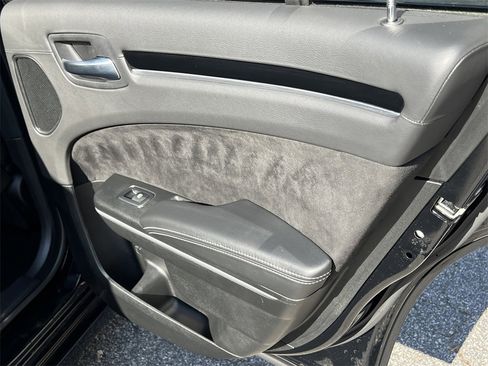 Used 2023 Chrysler 300 C image 13
