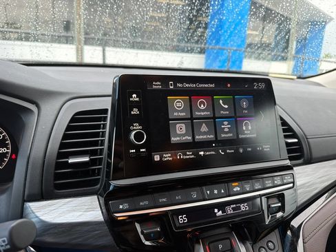 Used 2025 Honda Odyssey Elite image 5