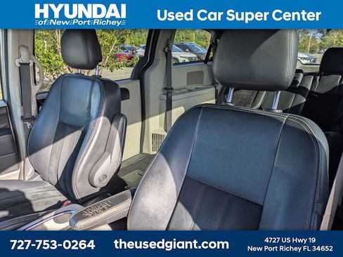 Used 2015 Dodge Grand Caravan SXT FWD image 3