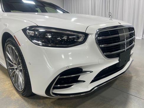 Used 2025 Mercedes-Benz S 580 4MATIC Sedan image 11
