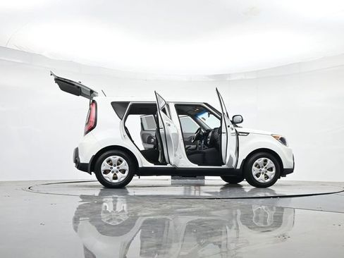 Used 2015 Kia Soul FWD image 45