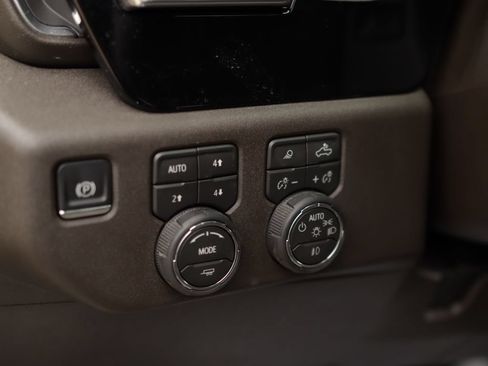 Used 2026 Chevrolet Silverado 2500 LTZ w/ LTZ Plus Package AWD/4WD image 10