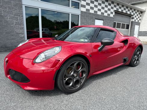 Used 2015 Alfa Romeo 4C Launch Edition w/ Convenience Group RWD image 11
