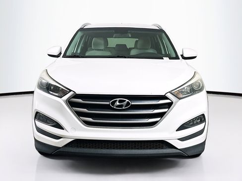 Used 2017 Hyundai Tucson SE FWD image 2