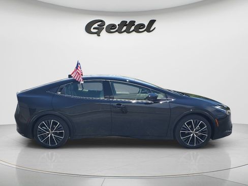 Used 2026 Toyota Prius XLE FWD image 4