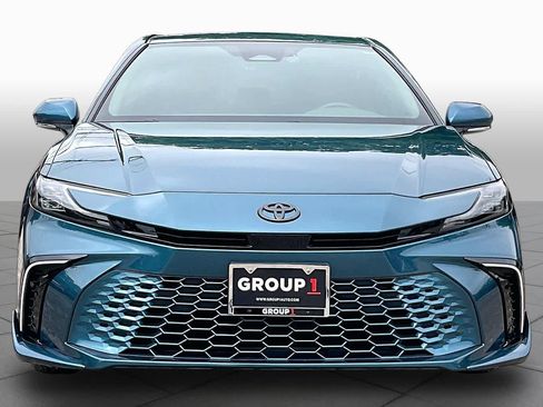 Used 2025 Toyota Camry XSE FWD image 4