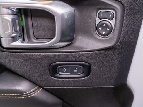 Used 2025 Jeep Wrangler Sahara w/ Safety Group image 14