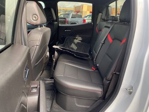 Used 2025 Chevrolet Colorado Z71 w/ Z71 Convenience Package 2 AWD/4WD image 25