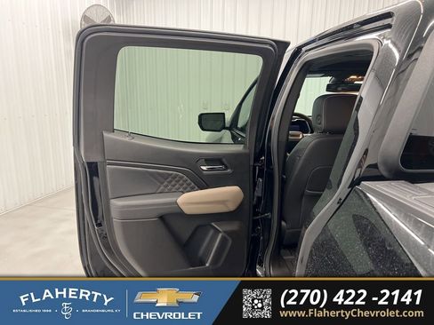 Used 2024 GMC Canyon Denali image 10