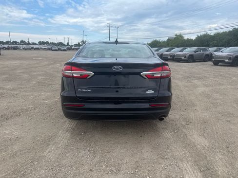 Used 2020 Ford Fusion SE FWD image 4