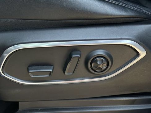 Used 2024 Jeep Wagoneer L Series II RWD image 24