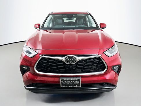 Used 2020 Toyota Highlander Limited image 2