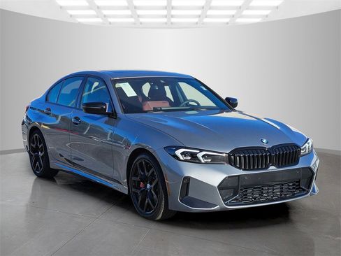 New 2026 BMW 330i Sedan w/ M Sport Package image 8
