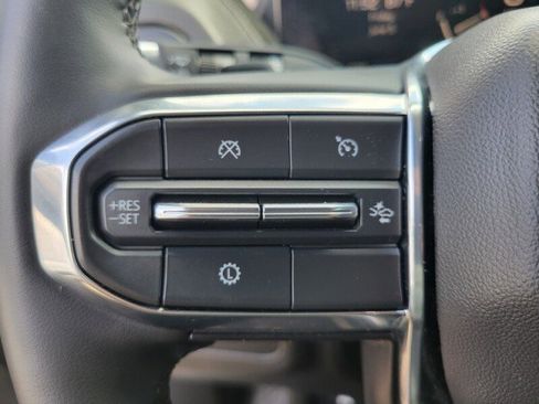 Used 2025 GMC Yukon Denali AWD/4WD image 15