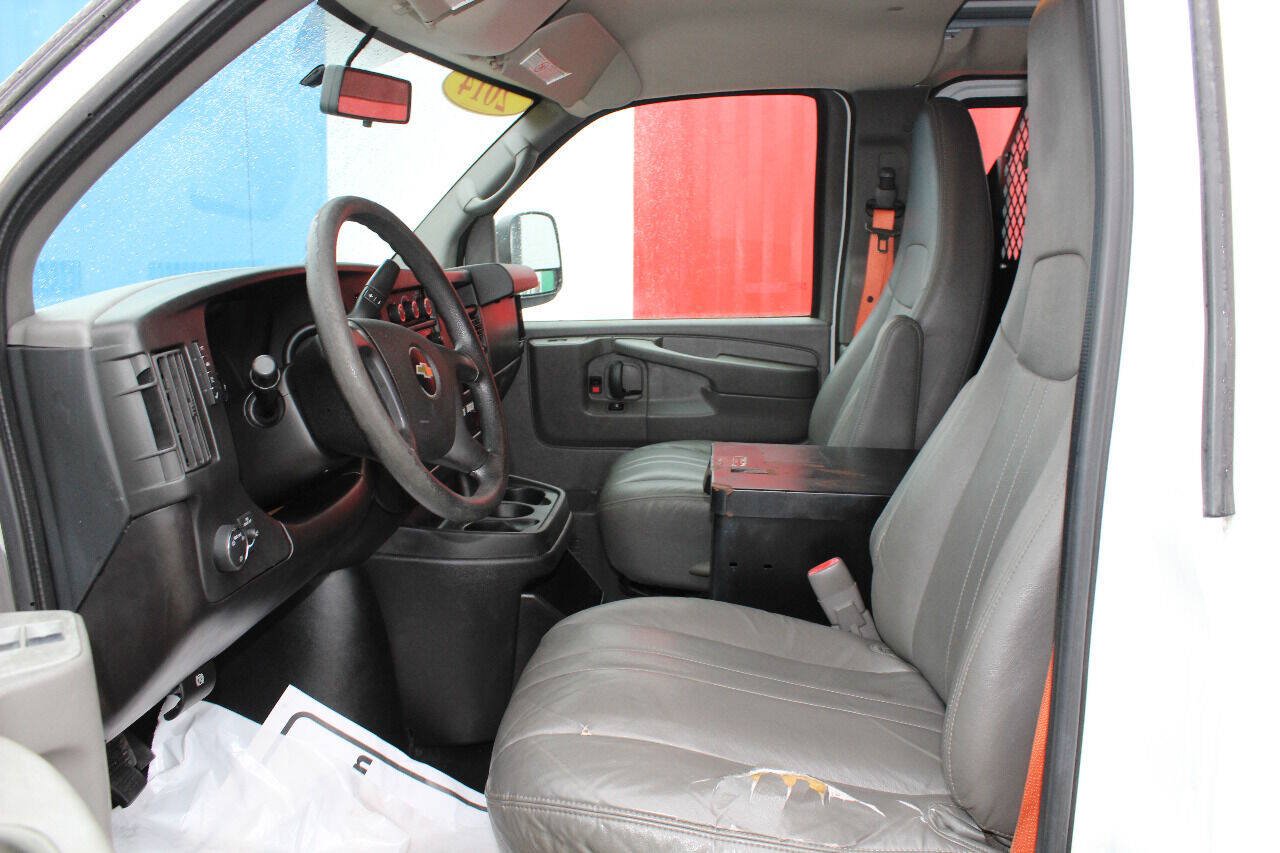 Used 2014 Chevrolet Express 2500 RWD image 7