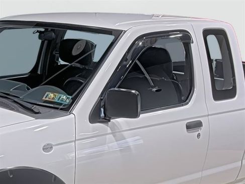 Used 2004 Nissan Frontier XE w/ (BGP) Basic Gear Pkg RWD image 8