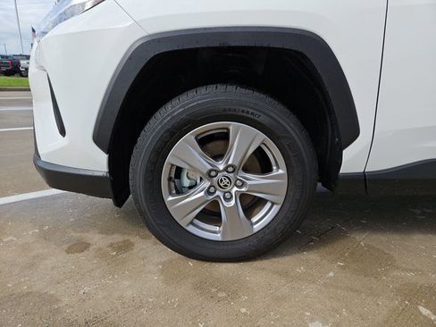 Used 2025 Toyota RAV4 LE AWD/4WD image 23