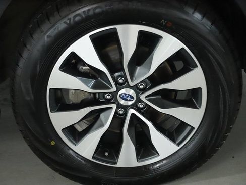Used 2024 Subaru Outback Touring AWD/4WD image 10