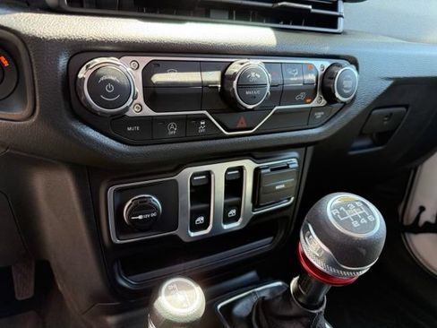 Used 2026 Jeep Wrangler Sport AWD/4WD image 28