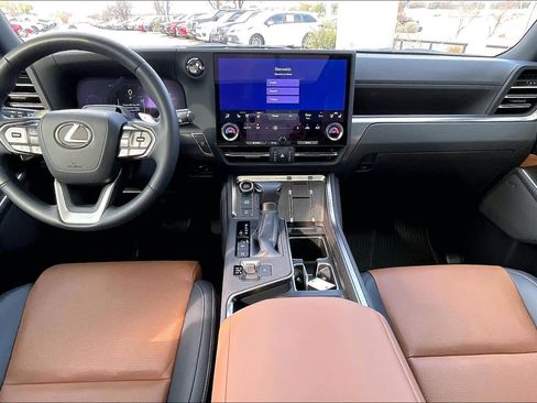 Used 2025 Lexus GX 550 image 13