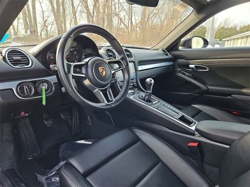 Used 2019 Porsche 718 Cayman image 4