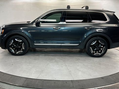 Used 2024 Kia Telluride S w/ S Sunroof Package image 2