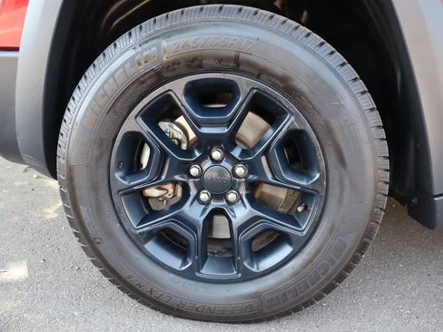 Used 2020 Jeep Cherokee Trailhawk w/ Comfort/Convenience Group AWD/4WD image 42
