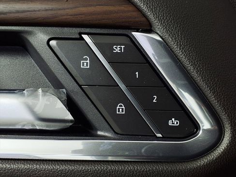 New 2026 GMC Sierra 1500 SLT image 9