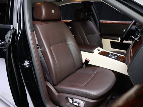 Used 2012 Rolls-Royce Ghost RWD image 70