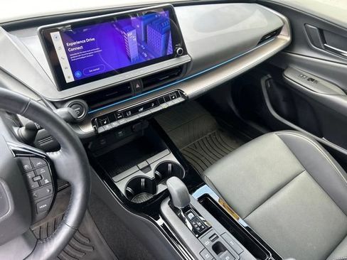 Used 2024 Toyota Prius XLE FWD image 30