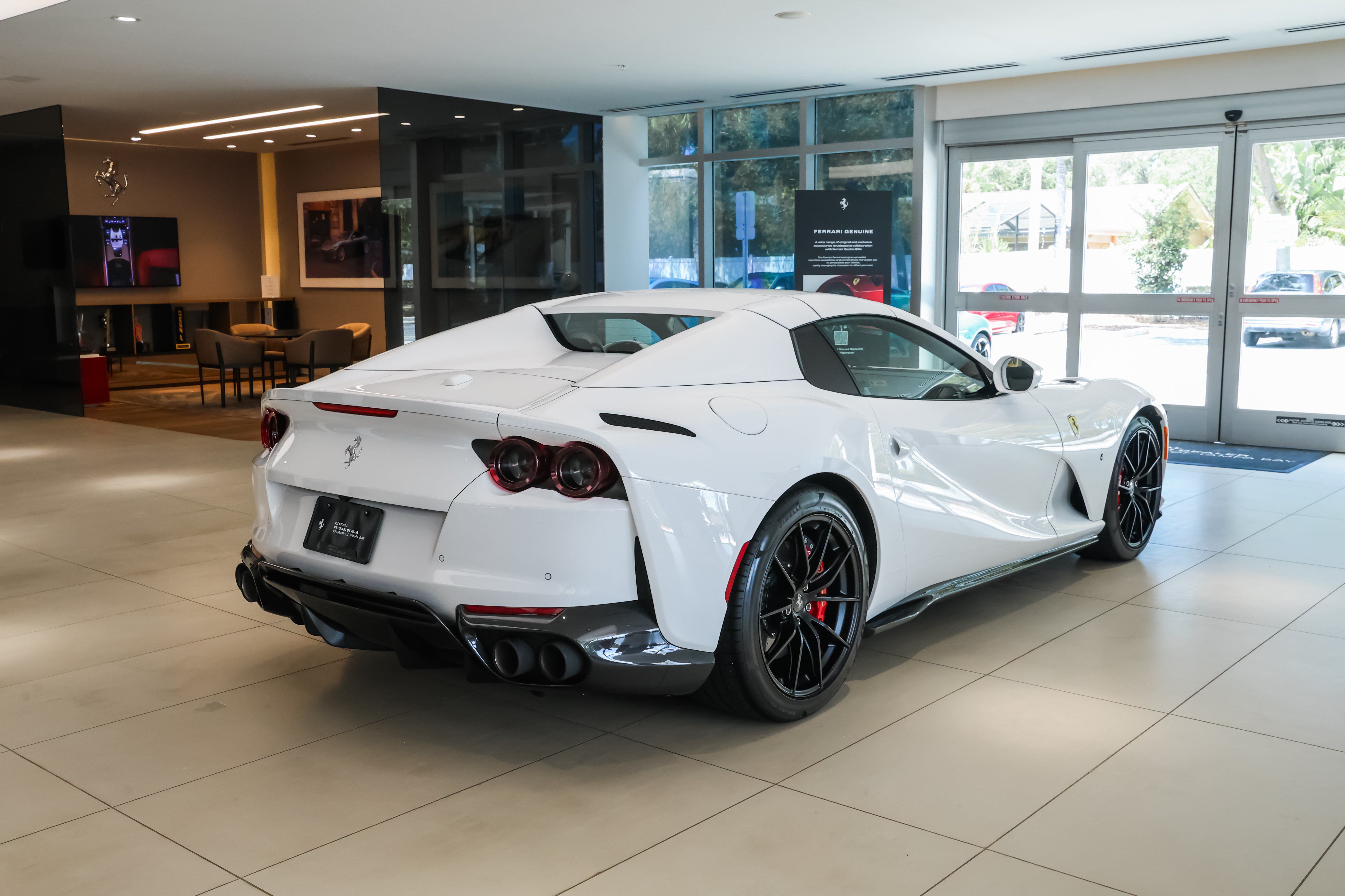 Used 2023 Ferrari 812 GTS RWD image 32
