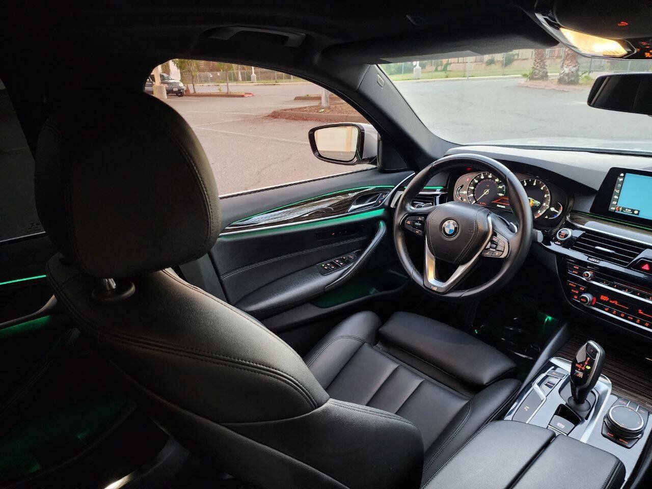 Used 2018 BMW 530i RWD image 37