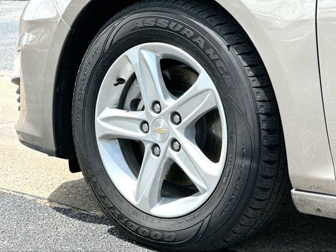 Used 2025 Chevrolet Malibu LS FWD image 11