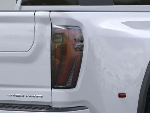 New 2026 GMC Sierra 3500 Denali w/ Denali Reserve Package AWD/4WD image 11