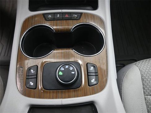 Used 2020 GMC Acadia SLE w/ Driver Convenience Package image 9