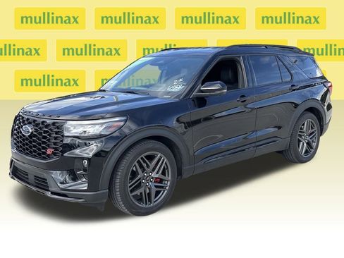 Used 2025 Ford Explorer ST image 14